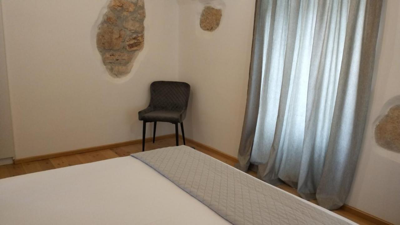 Vikou House *